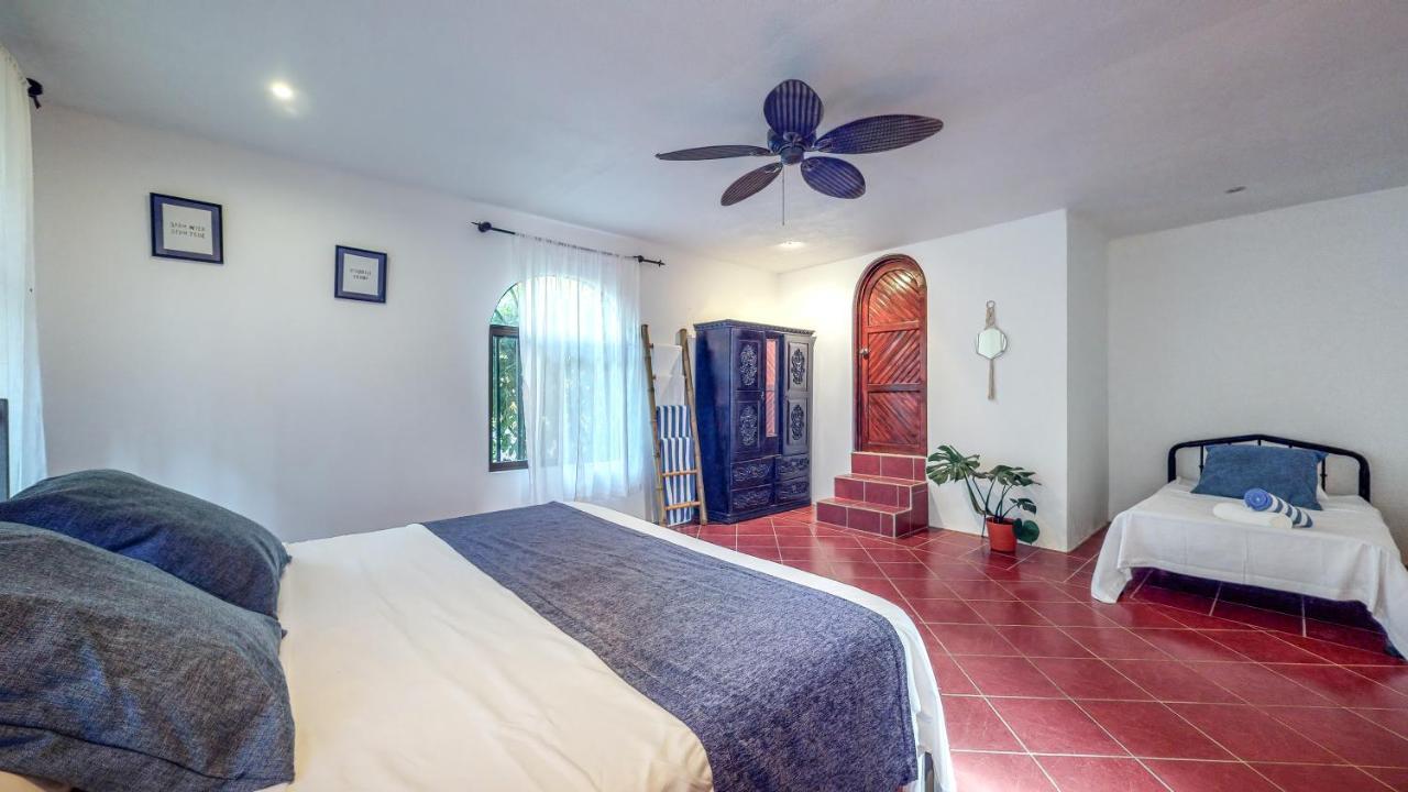 The Scarlet Villas Ojochal Buitenkant foto