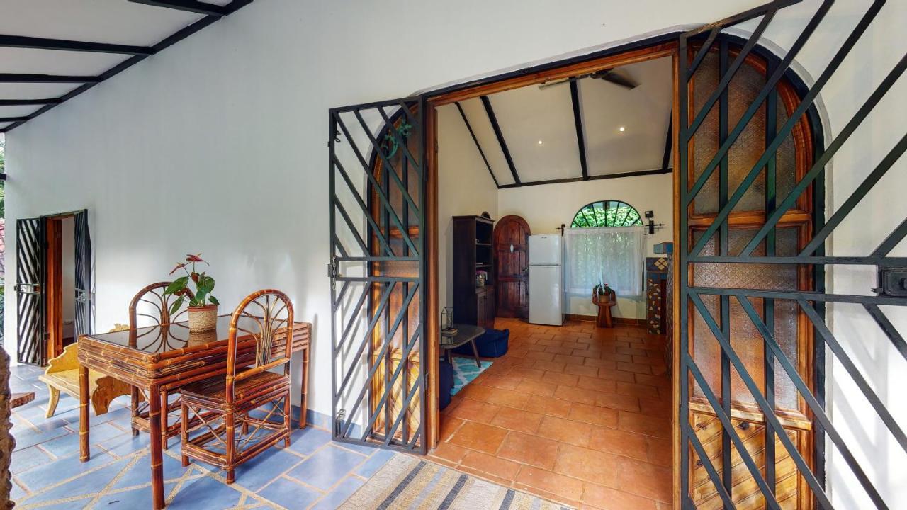 The Scarlet Villas Ojochal Buitenkant foto