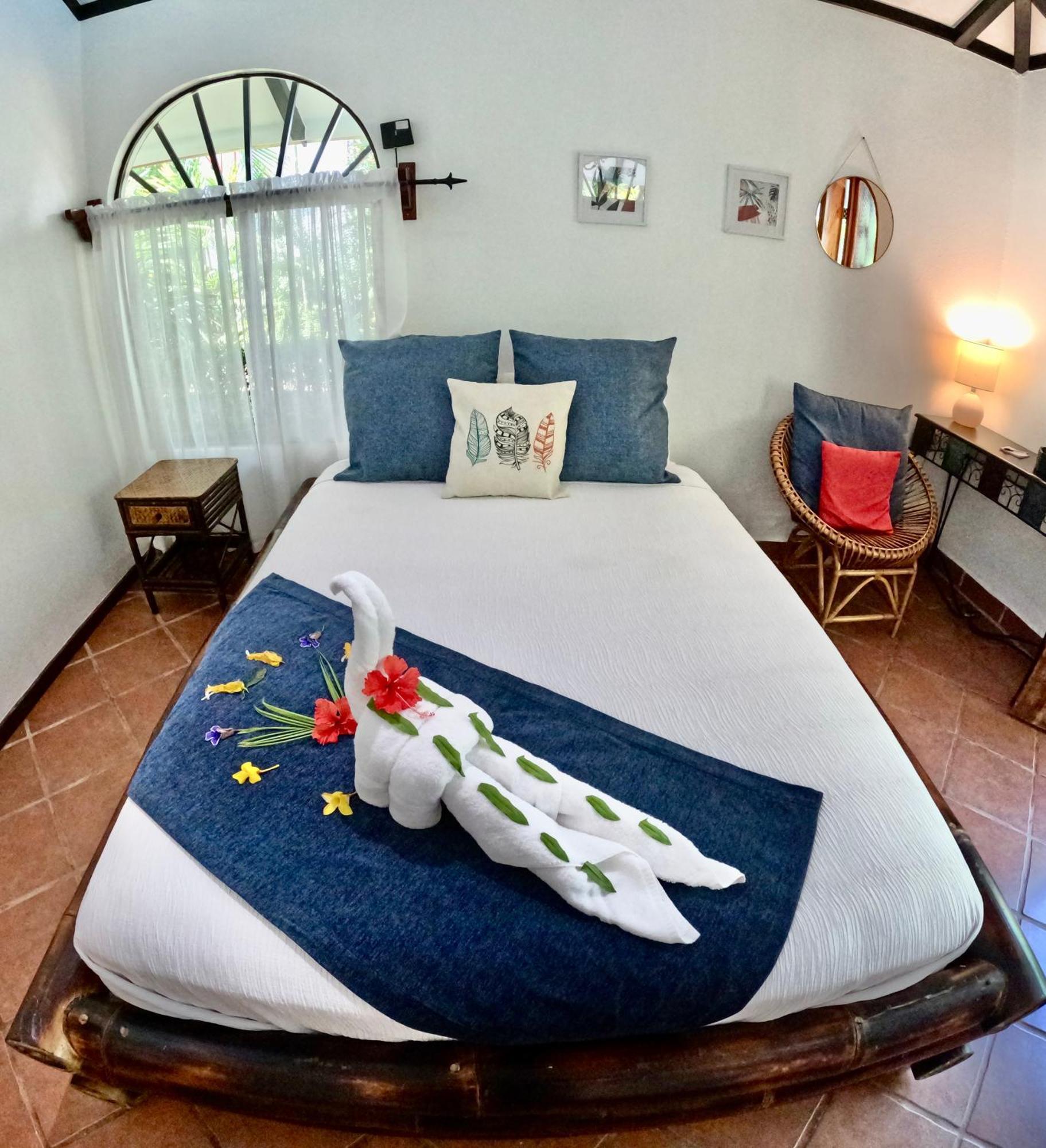 The Scarlet Villas Ojochal Buitenkant foto